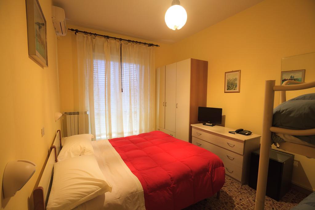Hotel Il 9 Camaiore Exteriör bild