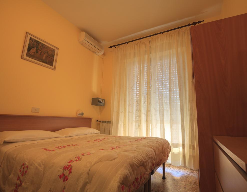 Hotel Il 9 Camaiore Exteriör bild
