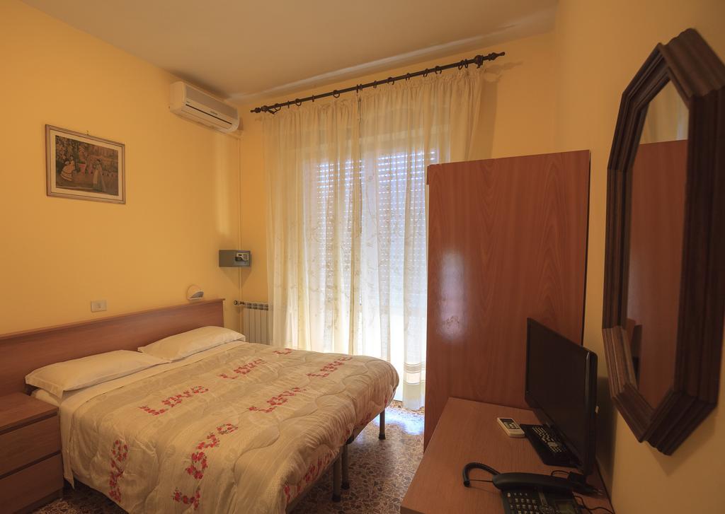 Hotel Il 9 Camaiore Exteriör bild