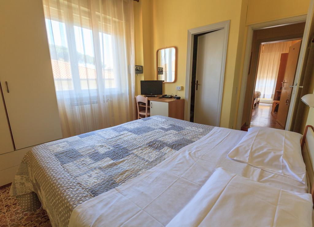 Hotel Il 9 Camaiore Exteriör bild